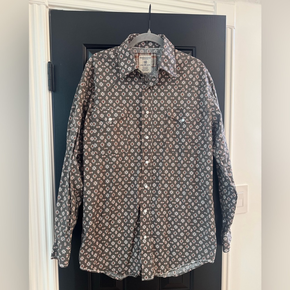 Rough Stock by Panhandle Men's Geometric Aztec Pattern Pearl Snap Western Shirt